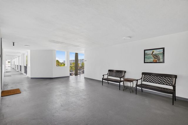 100 Paradise Harbour Boulevard 307, North Palm Beach, FL 33408