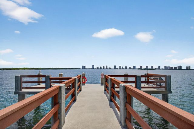 100 Paradise Harbour Boulevard 307, North Palm Beach, FL 33408