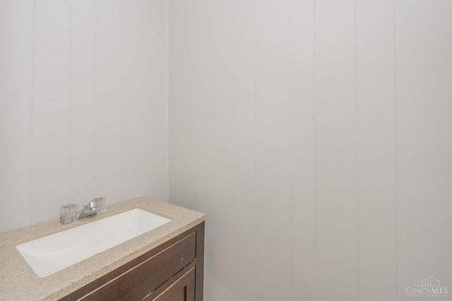 13 Crawford Street, Middletown, OH 45044