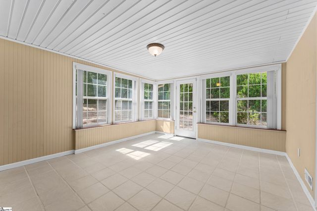 210 Edgewood Avenue, Belton, SC 29627