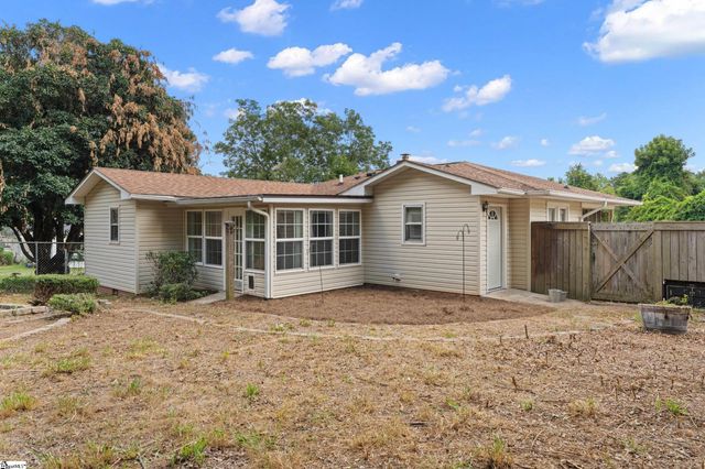 210 Edgewood Avenue, Belton, SC 29627