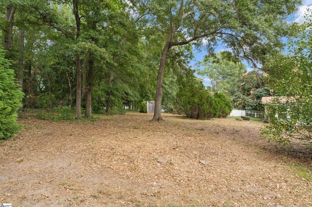 210 Edgewood Avenue, Belton, SC 29627