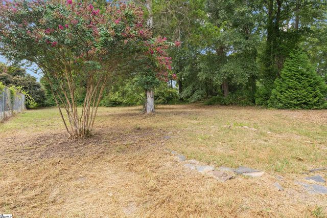 210 Edgewood Avenue, Belton, SC 29627