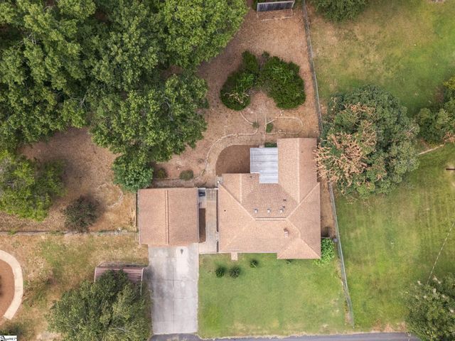 210 Edgewood Avenue, Belton, SC 29627