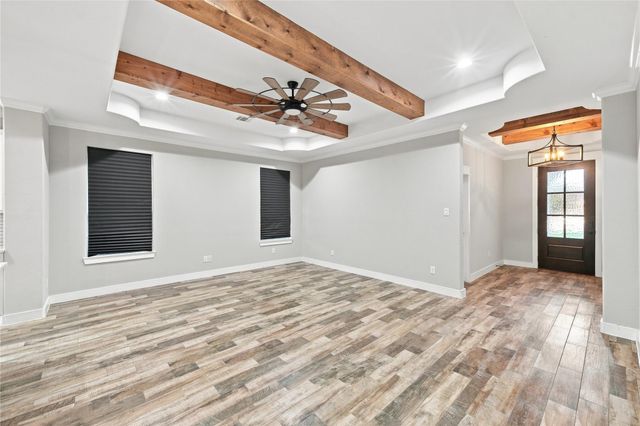 36 Prairie Oaks Drive, La Marque, TX 77510