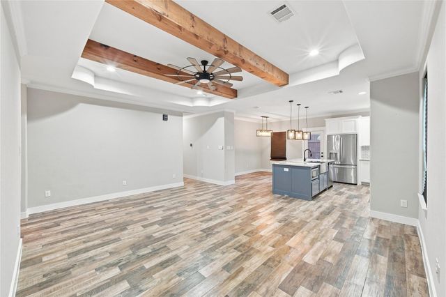 36 Prairie Oaks Drive, La Marque, TX 77510