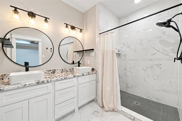 36 Prairie Oaks Drive, La Marque, TX 77510