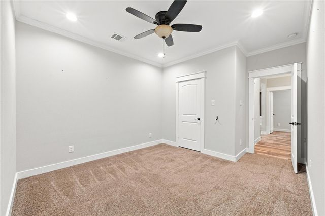 36 Prairie Oaks Drive, La Marque, TX 77510