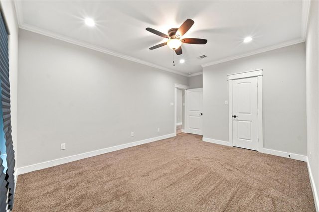 36 Prairie Oaks Drive, La Marque, TX 77510