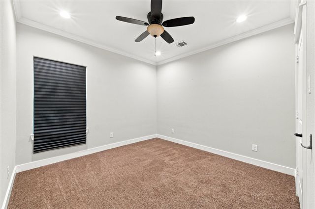 36 Prairie Oaks Drive, La Marque, TX 77510