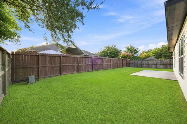 36 Prairie Oaks Drive, La Marque, TX 77510