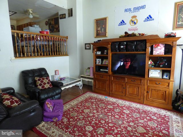 8333 IVY GLEN CT, Manassas, VA 20110
