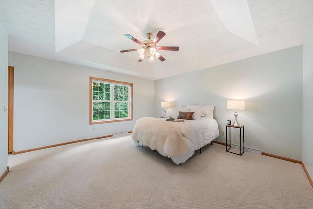 1424 E KEYSTONE LANE, Appleton, WI 54913
