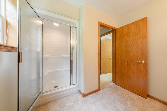 1424 E KEYSTONE LANE, Appleton, WI 54913