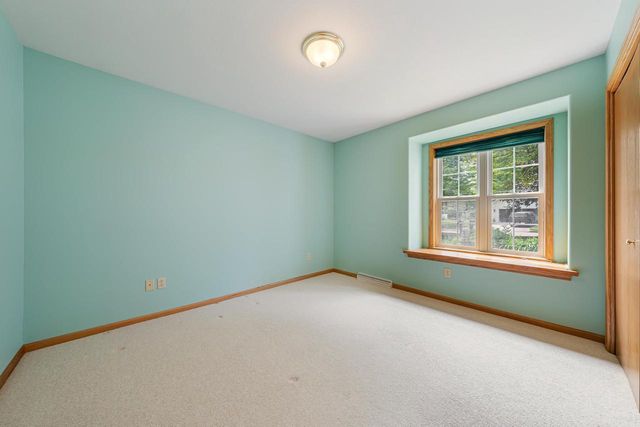 1424 E KEYSTONE LANE, Appleton, WI 54913