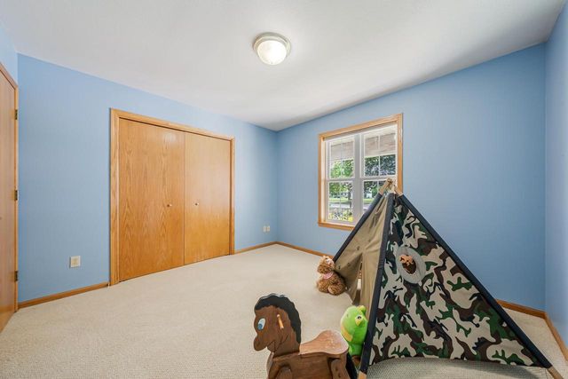 1424 E KEYSTONE LANE, Appleton, WI 54913