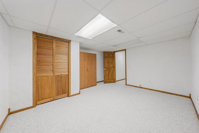 1424 E KEYSTONE LANE, Appleton, WI 54913