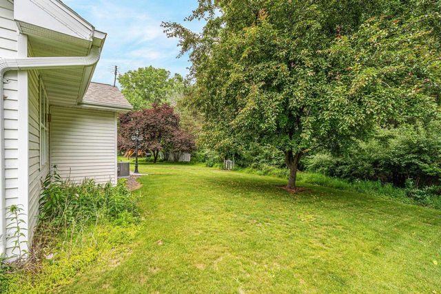1424 E KEYSTONE LANE, Appleton, WI 54913