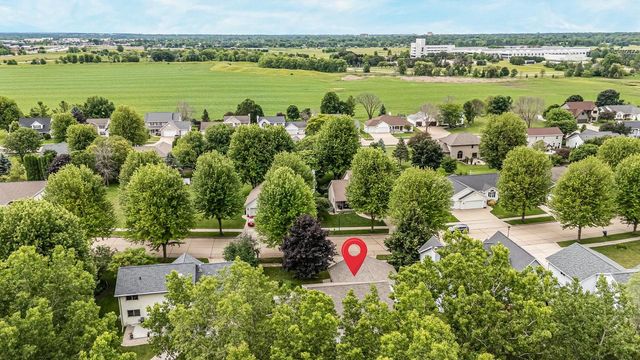 1424 E KEYSTONE LANE, Appleton, WI 54913