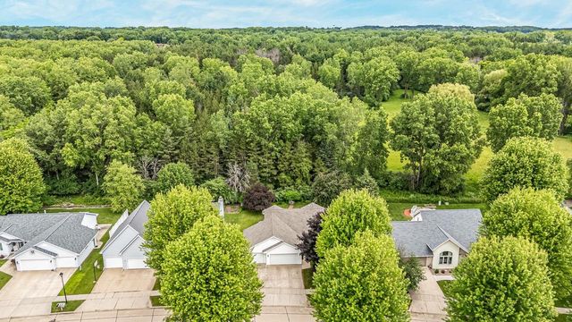 1424 E KEYSTONE LANE, Appleton, WI 54913
