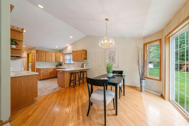 1424 E KEYSTONE LANE, Appleton, WI 54913