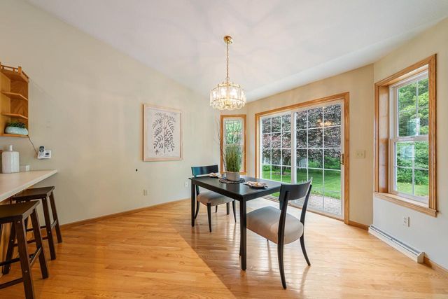 1424 E KEYSTONE LANE, Appleton, WI 54913