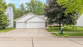 1424 E KEYSTONE LANE, Appleton, WI 54913