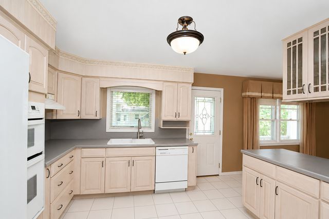 917 W Army Trail Boulevard, Addison, IL 60101