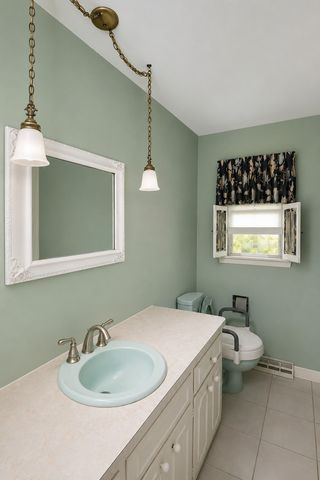 917 W Army Trail Boulevard, Addison, IL 60101