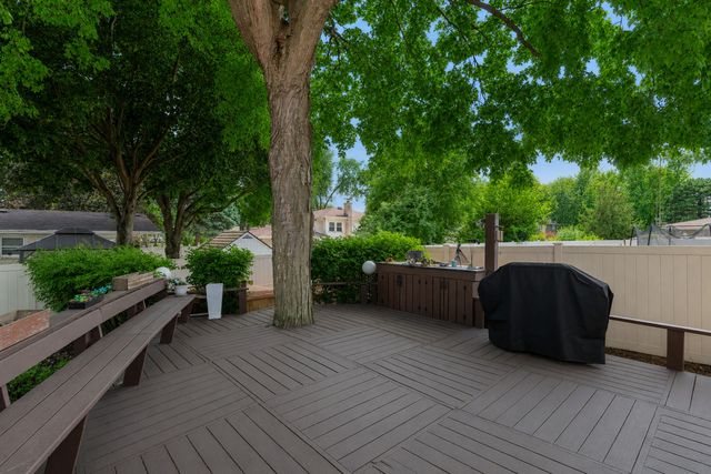 917 W Army Trail Boulevard, Addison, IL 60101
