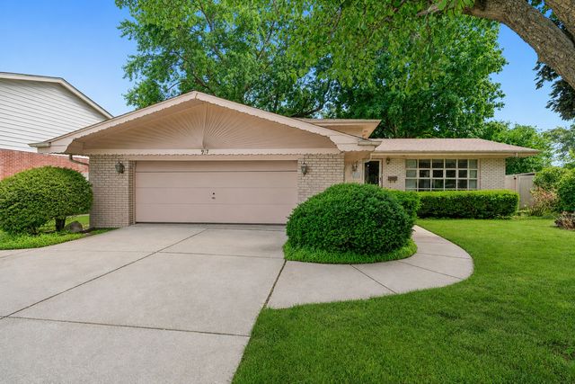 917 W Army Trail Boulevard, Addison, IL 60101