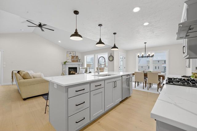 W5845 ROUNDSTONE PLACE, Menasha, WI 54952