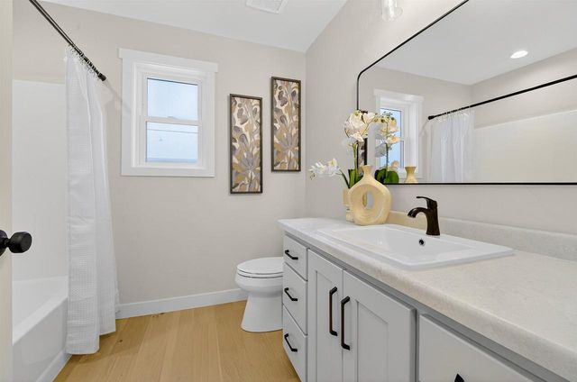 W5845 ROUNDSTONE PLACE, Menasha, WI 54952