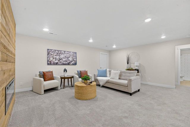 W5845 ROUNDSTONE PLACE, Menasha, WI 54952