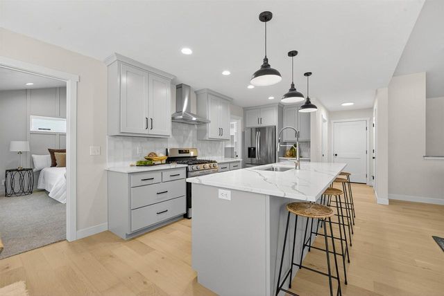 W5845 ROUNDSTONE PLACE, Menasha, WI 54952