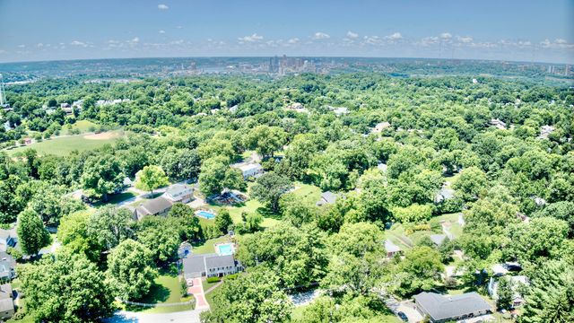 29 Meadow Lane, Fort Thomas, KY 41075