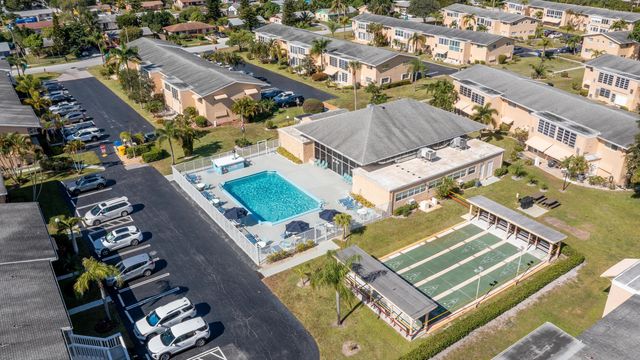 2152 NE 1st Way 102, Boynton Beach, FL 33435