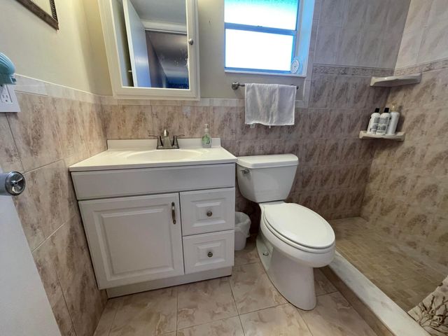 2152 NE 1st Way 102, Boynton Beach, FL 33435