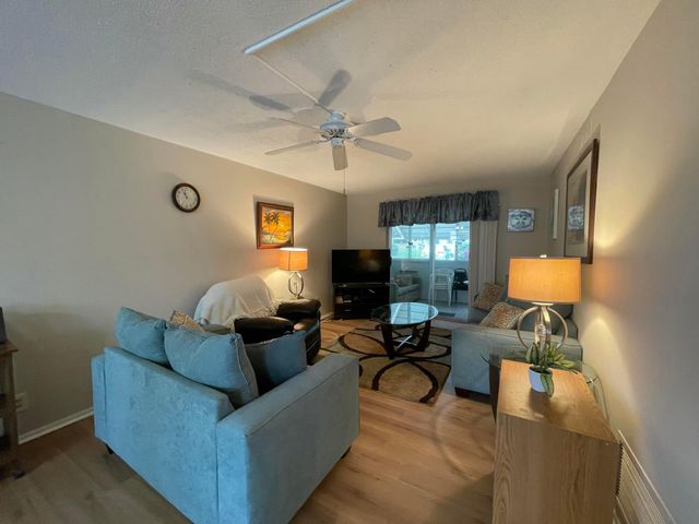 2152 NE 1st Way 102, Boynton Beach, FL 33435