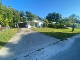 1105 Apple Street, Fort Pierce, FL 34950