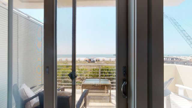 113 E Arctic Avenue B, Folly Beach, SC 29439