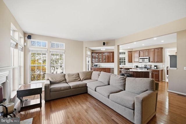 6837 RATHBONE PL, Gainesville, VA 20155