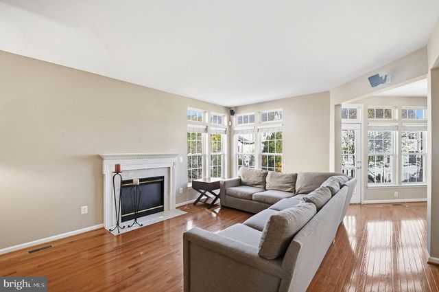 6837 RATHBONE PL, Gainesville, VA 20155