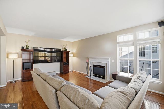 6837 RATHBONE PL, Gainesville, VA 20155