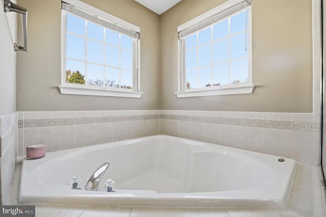 6837 RATHBONE PL, Gainesville, VA 20155