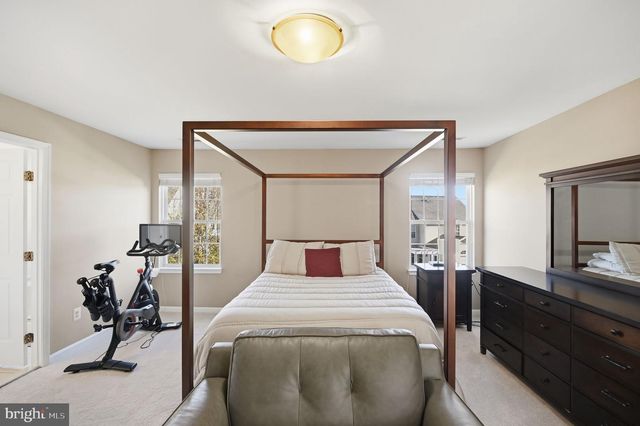 6837 RATHBONE PL, Gainesville, VA 20155