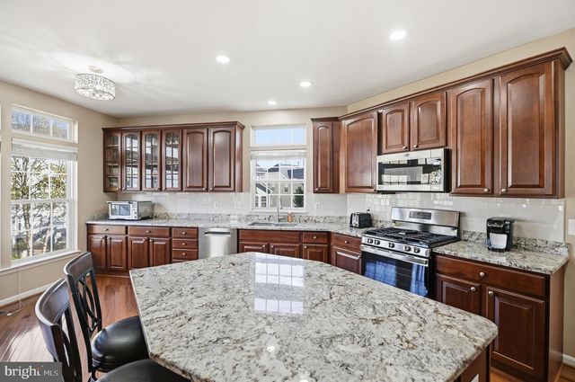 6837 RATHBONE PL, Gainesville, VA 20155