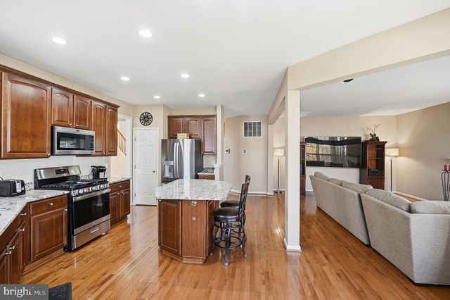 6837 RATHBONE PL, Gainesville, VA 20155