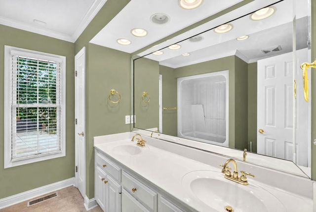 143 W Woodglen Road, Spartanburg, SC 29301