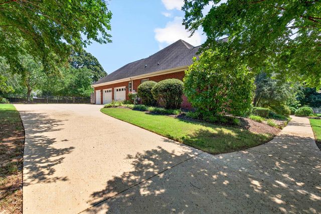 143 W Woodglen Road, Spartanburg, SC 29301